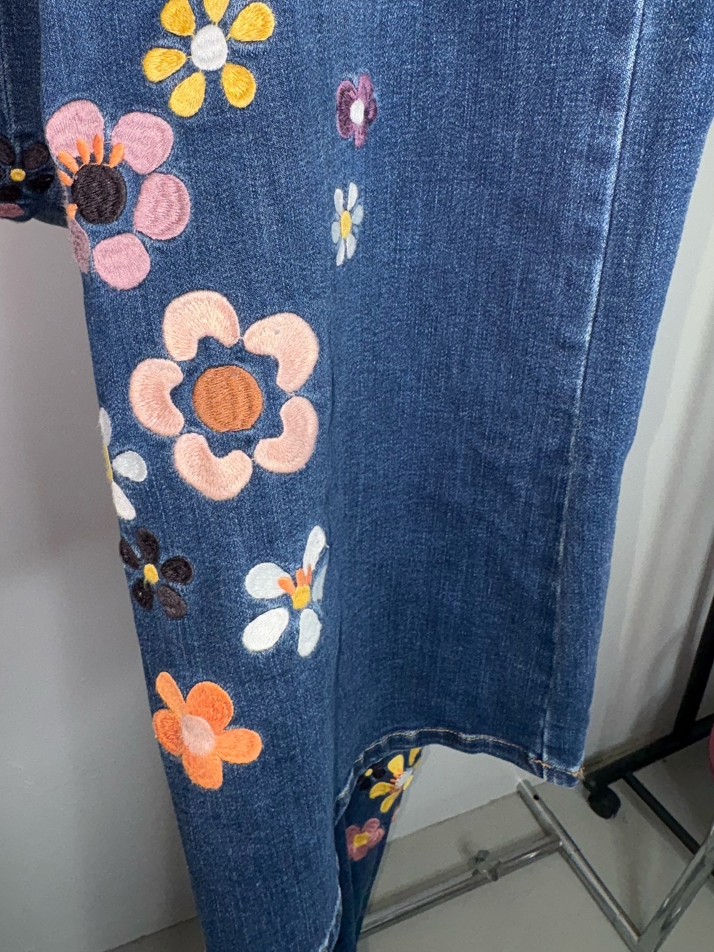 DRIFTWOOD Carlie Wide-Leg Jeans with Multicolor Floral - Picture 3 of 7